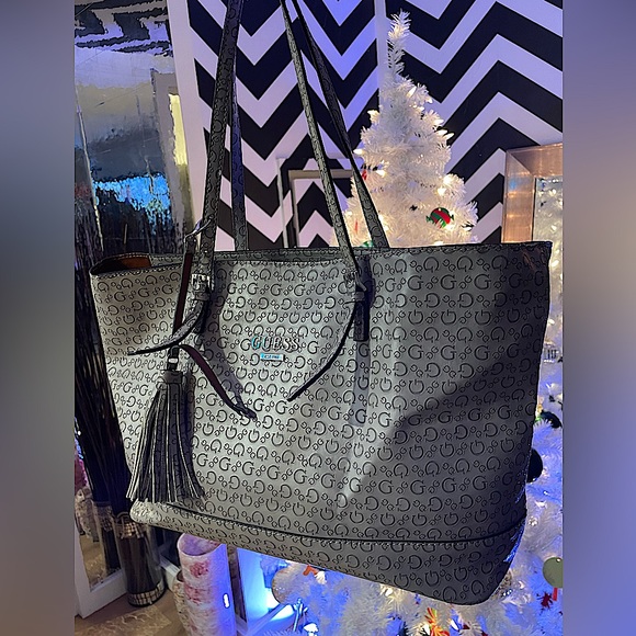 Brown Guess Purse - Picture 2 of 6